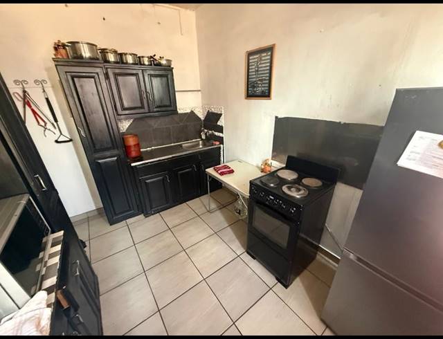 2 BEDROOM APARTMENT FOR SALE IN VANDERBIJLPARK CW 6